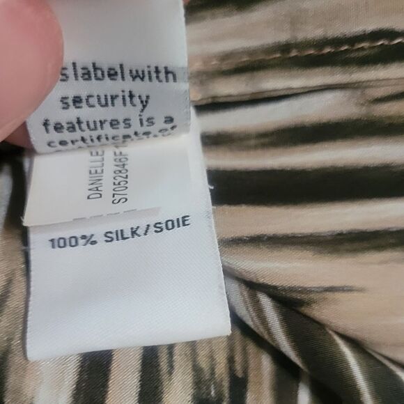 Diane von Furstenberg Danielle Silk Safari Blouse Size 10 - Picture 7 of 7